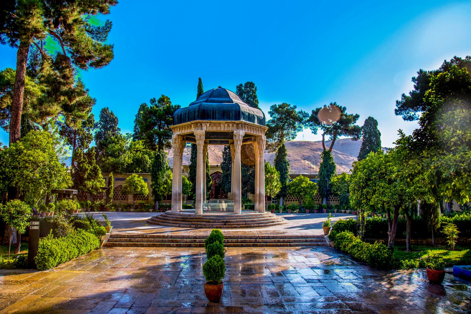 Hafez tomb