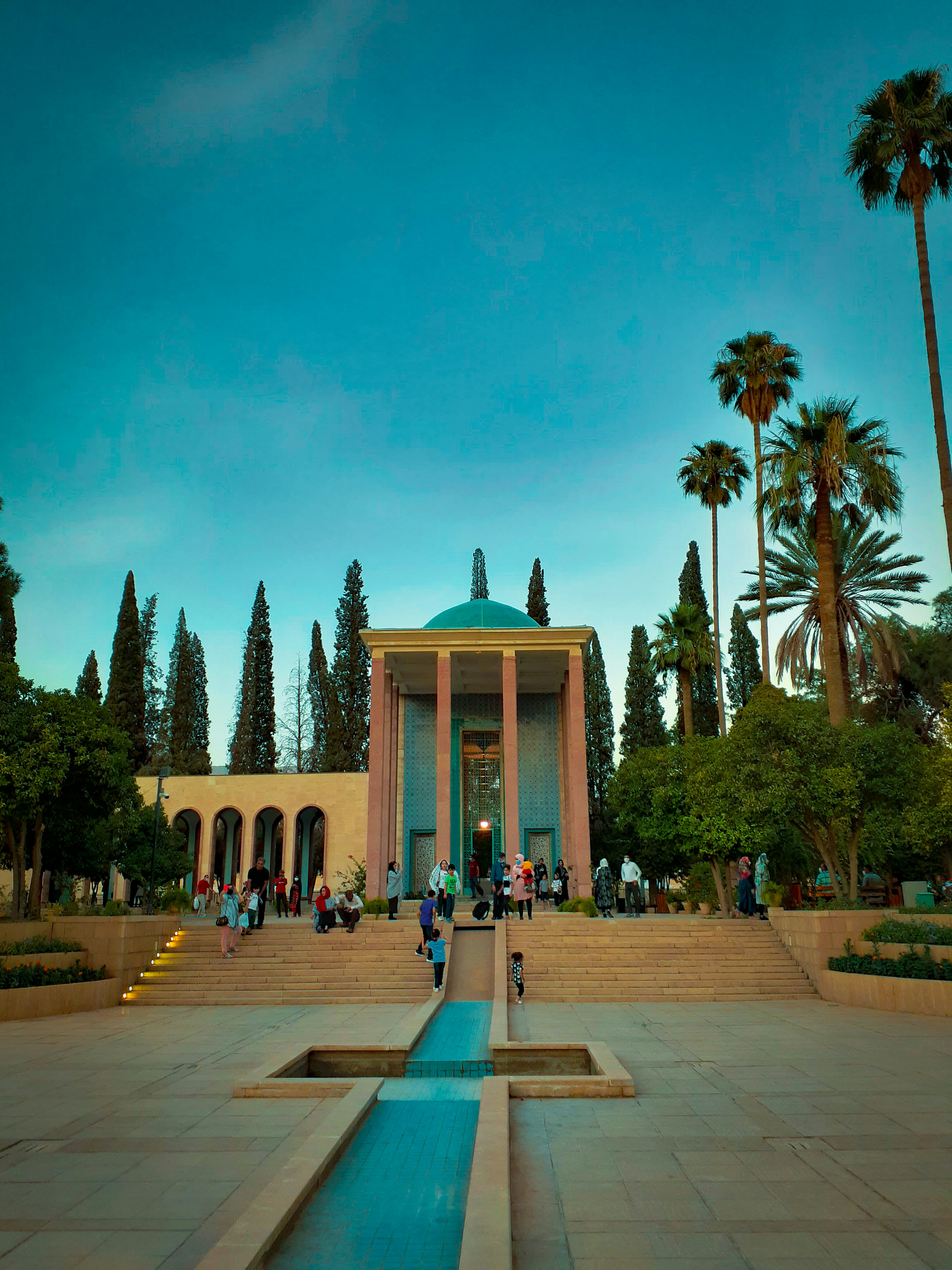 saadi tomb photo